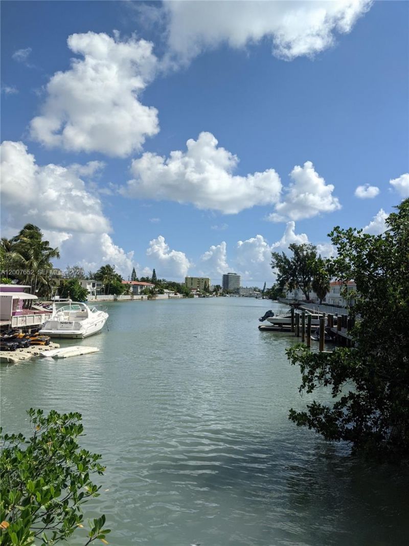 7741 Hawthorne Ave, Unit 7741, Miami Beach, FL 33141 Photo