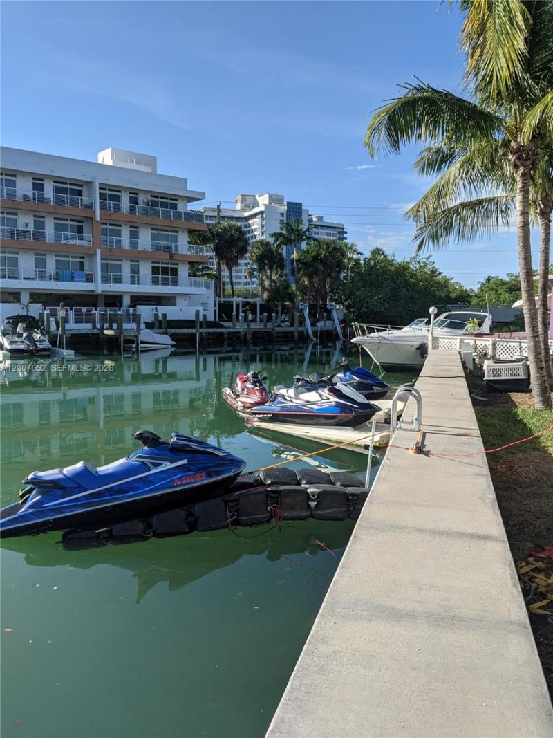 7741 Hawthorne Ave, Unit 7741, Miami Beach, FL 33141 Photo