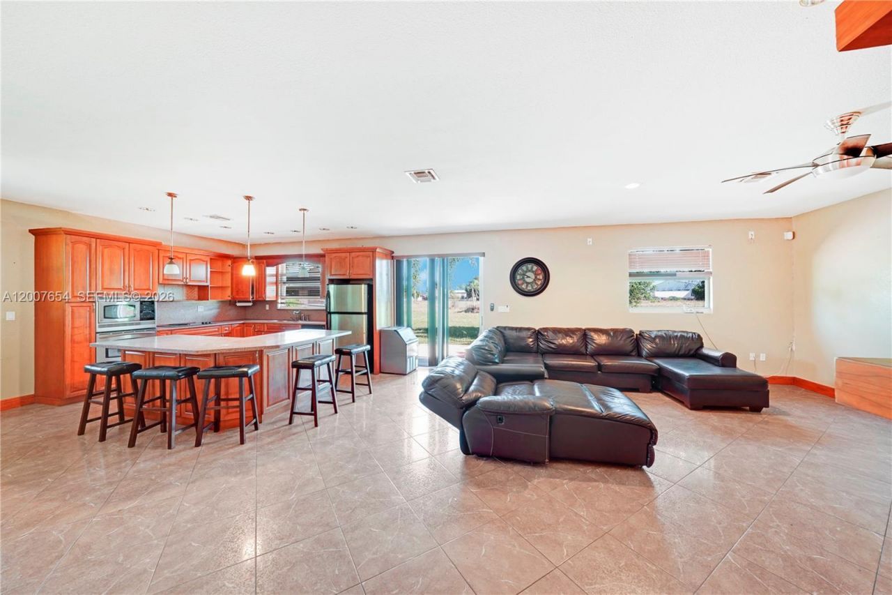 20000 SW 216th St, Miami, FL 33170 Photo