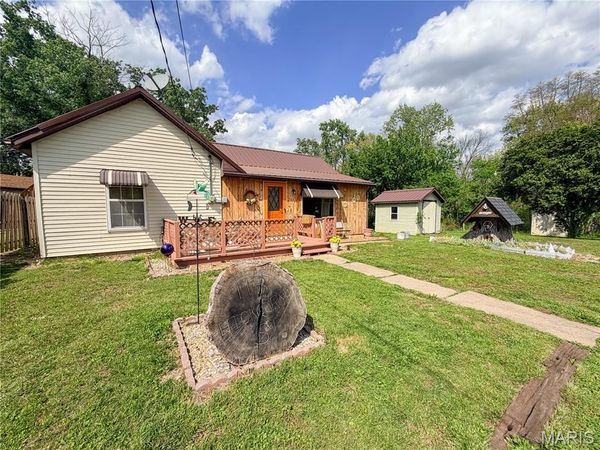 113 Hickory Street , Panama, IL 62077