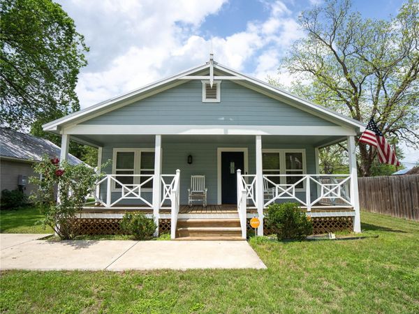 404 Rivers ST, Smithville, TX 78957