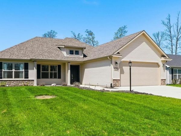 684 S Cottonwood Court, Columbia City, IN 46725