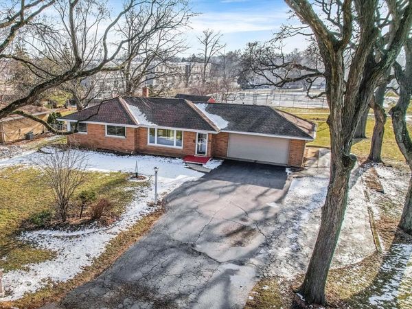 21W051 Woodview Drive , Itasca, IL 60143