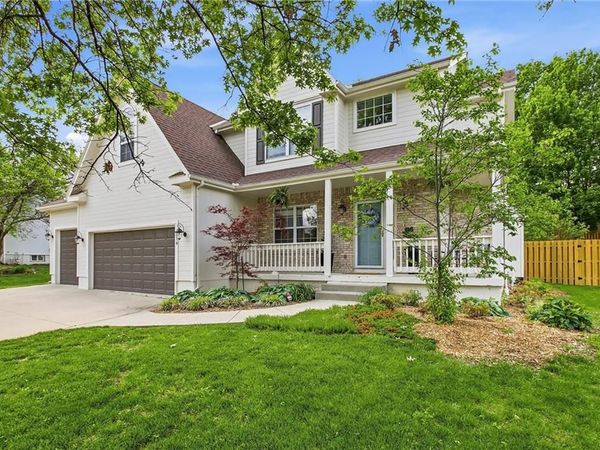 4316 SE Seattle Slew Drive, Lee's Summit, MO 64082
