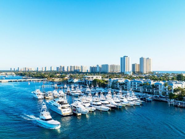 178 Lake Drive, Unit 4102, Palm Beach Shores, FL 33404