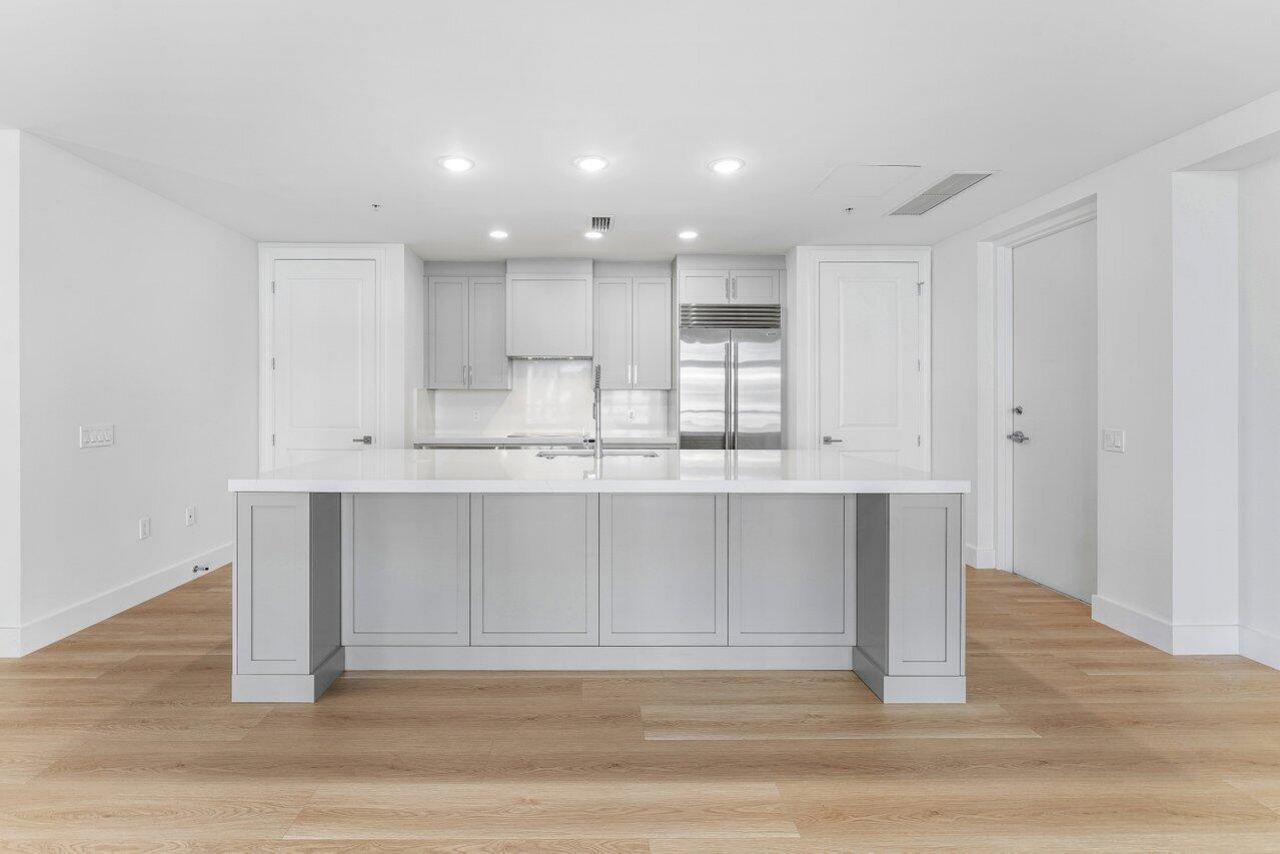 178 Lake Drive, Unit 4102, Palm Beach Shores, FL 33404 Photo