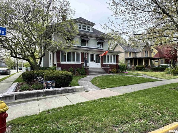 632 S LAFAYETTE Street, Macomb, IL 61455