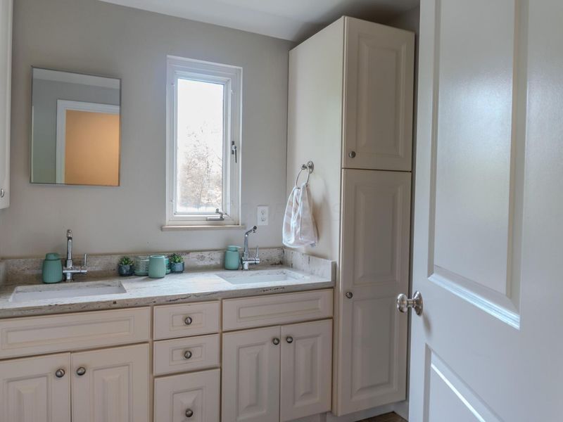 1400 N Hague Avenue, Columbus, OH 43204 Photo 26