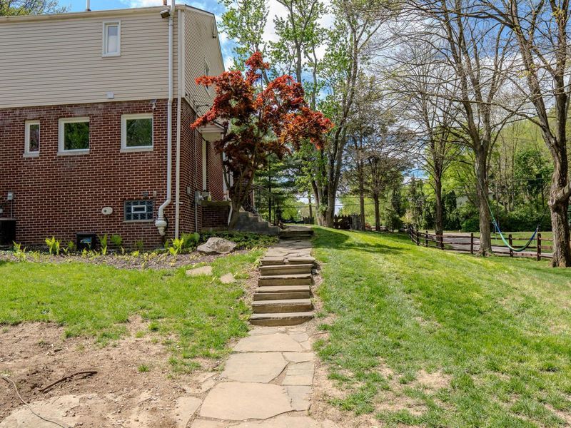 1400 N Hague Avenue, Columbus, OH 43204 Photo 5