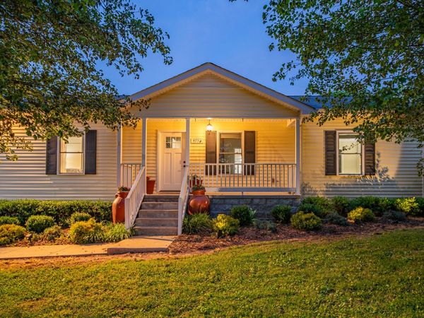 4751 Thick Rd , Chapel Hill, TN 37034