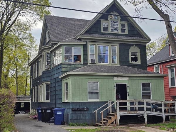 709 Oak Street , Syracuse, NY 13203