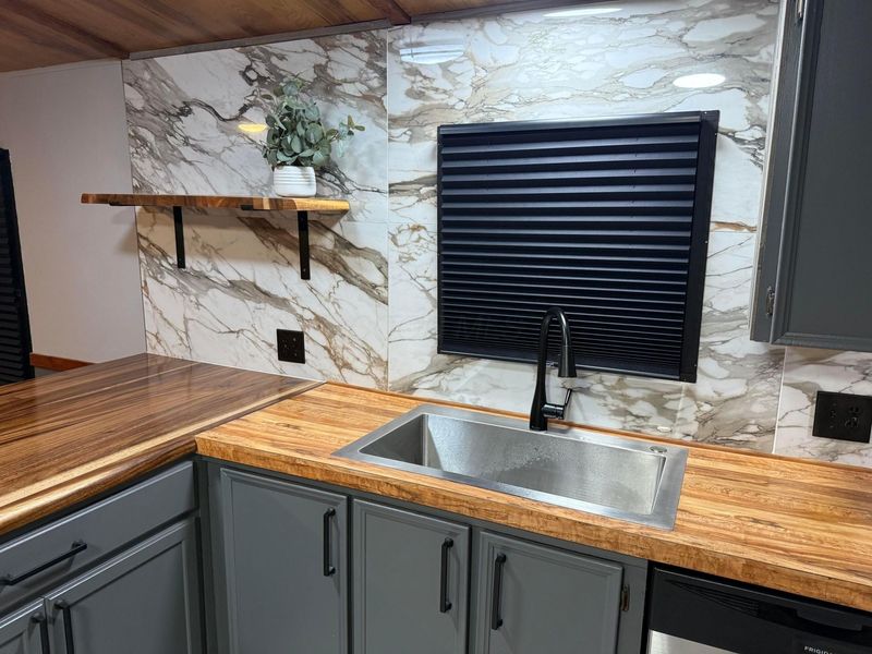 5965 Harrisburg Georgesville Road, Unit 114, Grove City, OH 43123 Photo 4