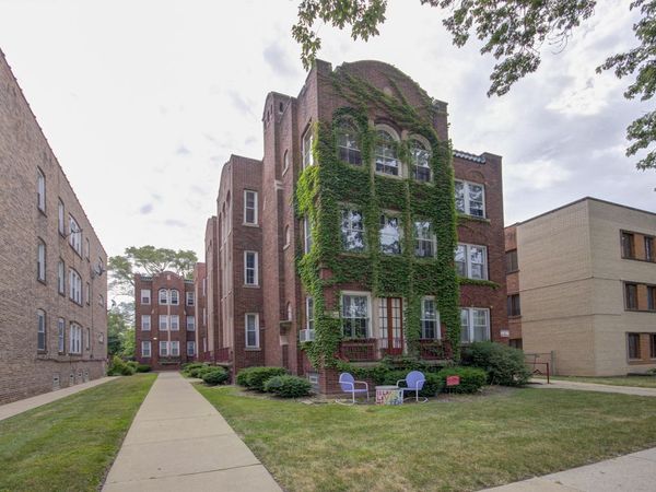 10535 S Hale Avenue, Unit 1W, Chicago, IL 60643