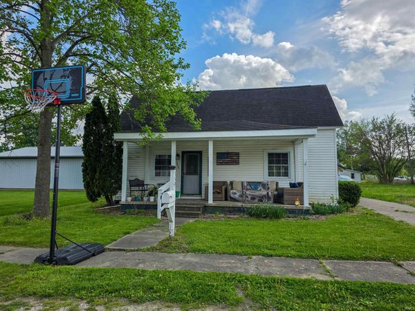 359 NW J Street, Linton, IN 47441