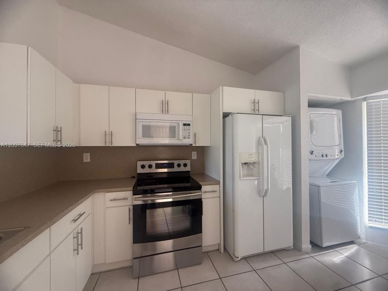 1004 San Remo Cir, Homestead, FL 33035 Photo