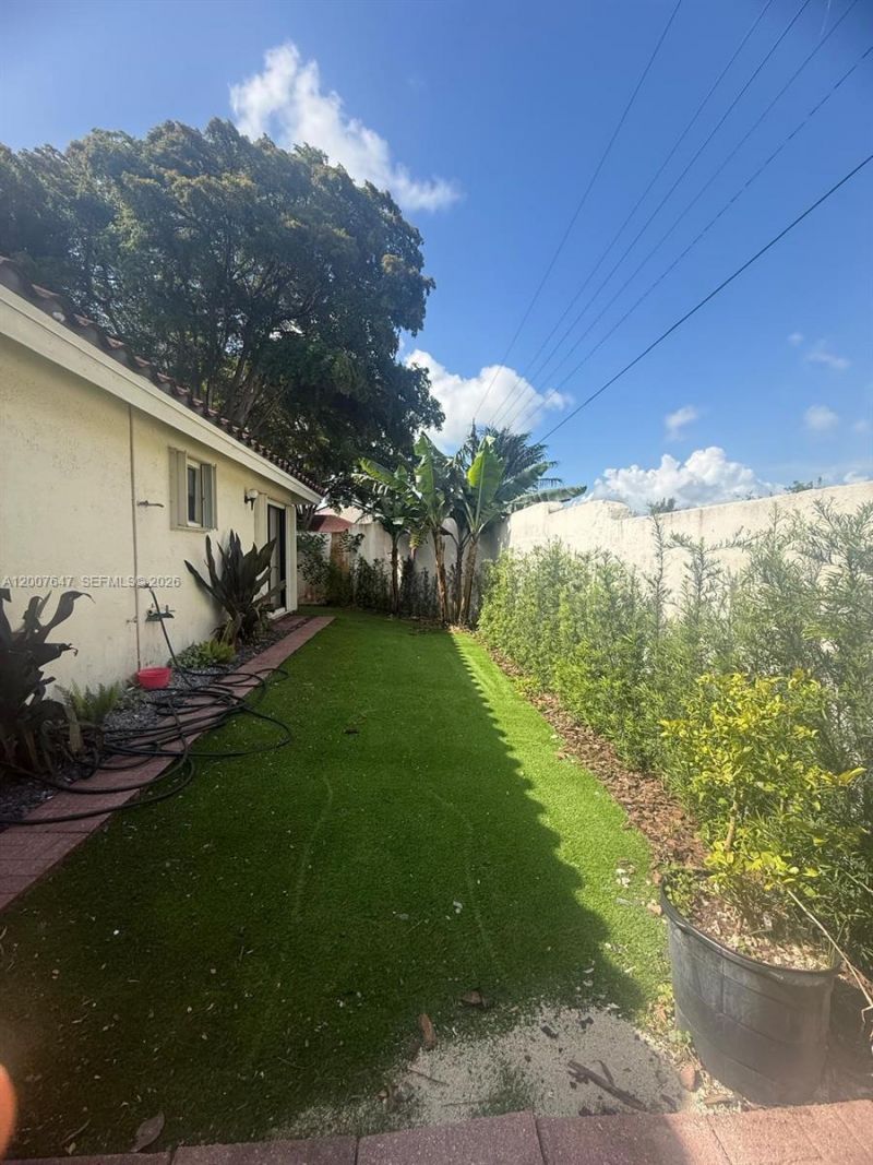 1004 San Remo Cir, Homestead, FL 33035 Photo