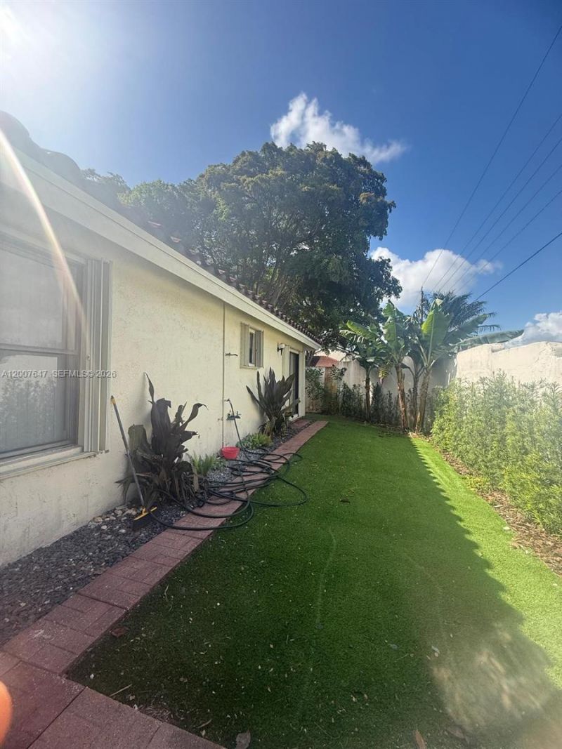 1004 San Remo Cir, Homestead, FL 33035 Photo