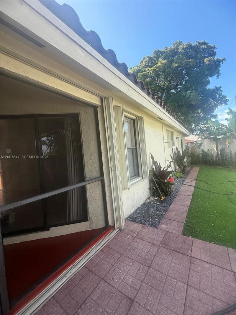 1004 San Remo Cir, Homestead, FL 33035 Photo