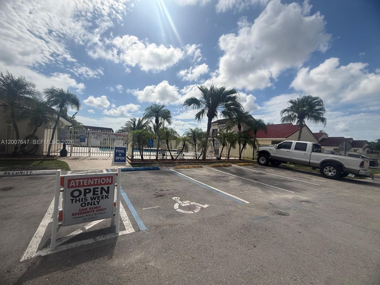 1004 San Remo Cir, Homestead, FL 33035 Photo