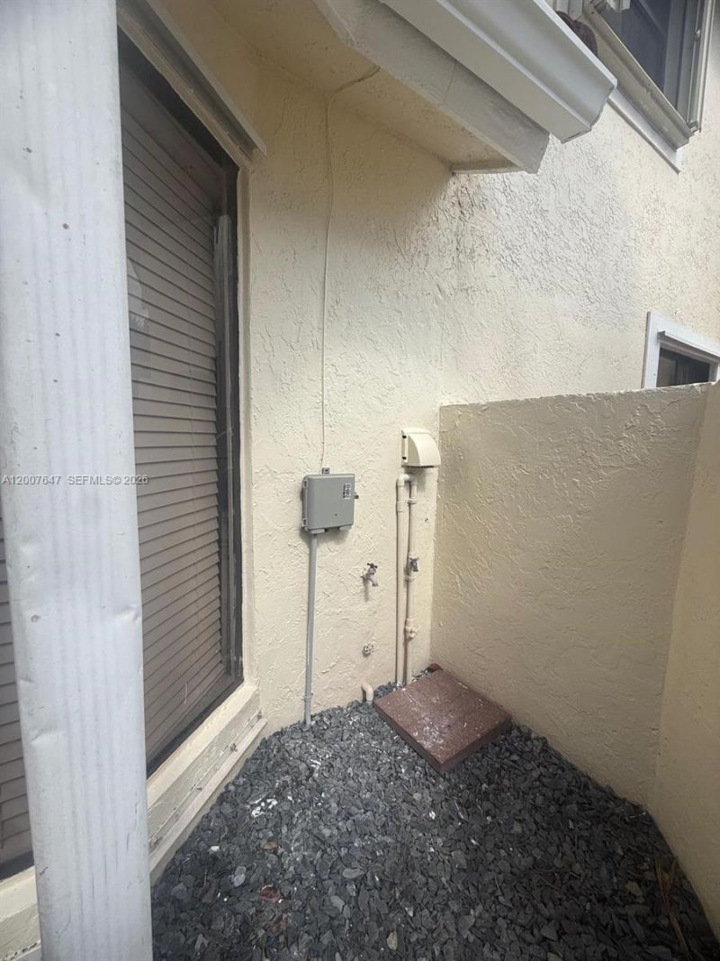 1004 San Remo Cir, Homestead, FL 33035 Photo