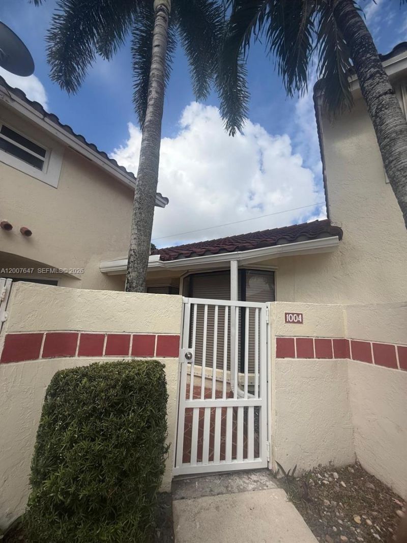 1004 San Remo Cir, Homestead, FL 33035 Photo