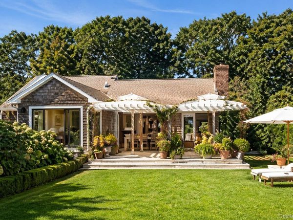 44 Straight Path, Southampton, NY 11968