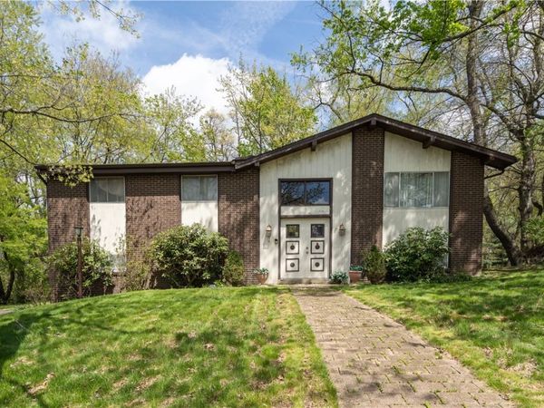 2501 College Park Rd , Allison Park, PA 15101