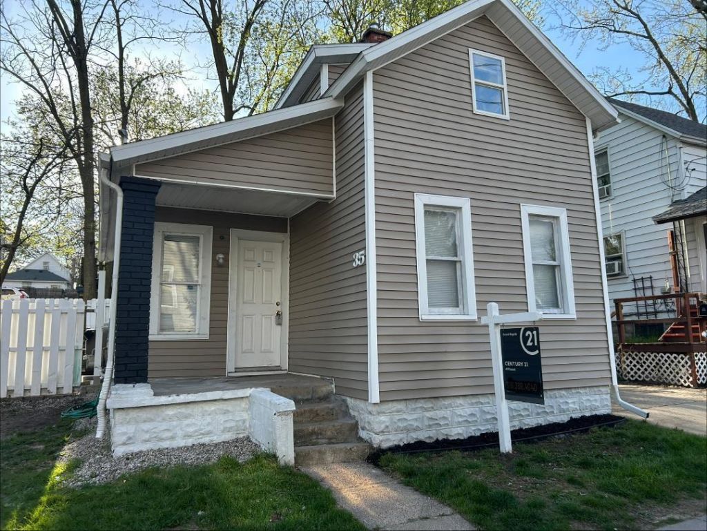 35 Inlet Place Ne, Grand Rapids, MI 49503 Main Photo