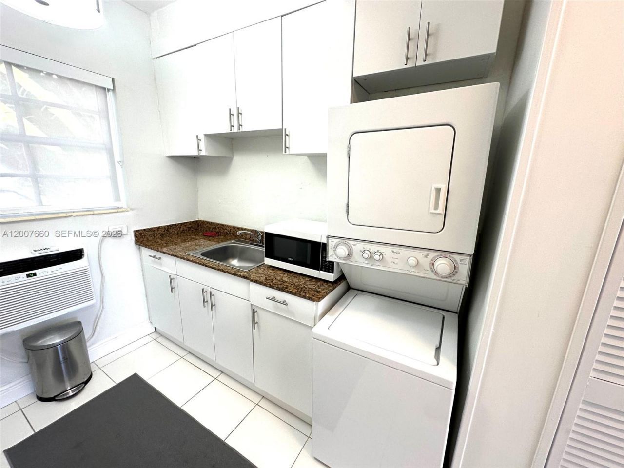 1007 Meridian Ave , Unit 12, Miami Beach, FL 33139 Photo