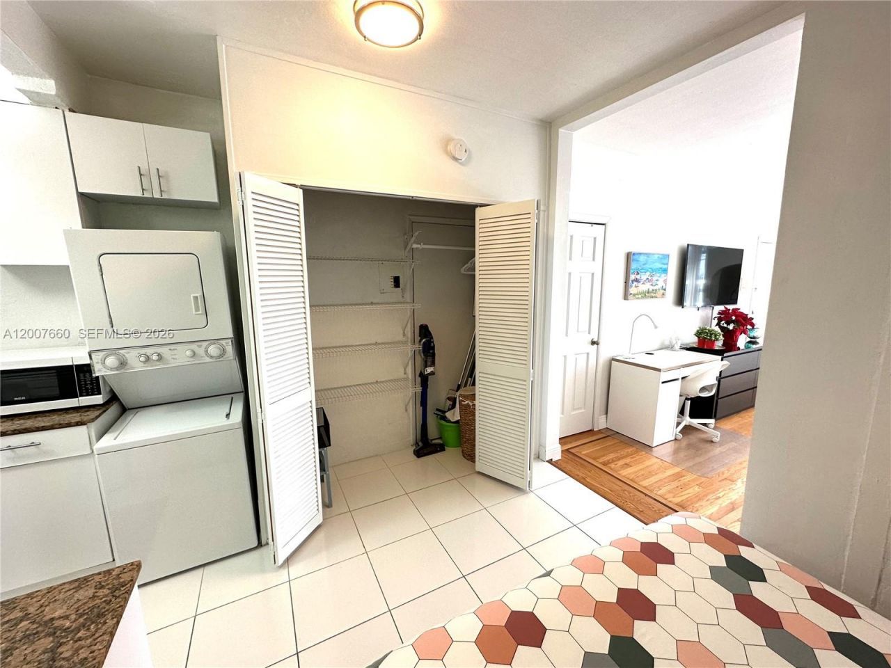 1007 Meridian Ave , Unit 12, Miami Beach, FL 33139 Photo
