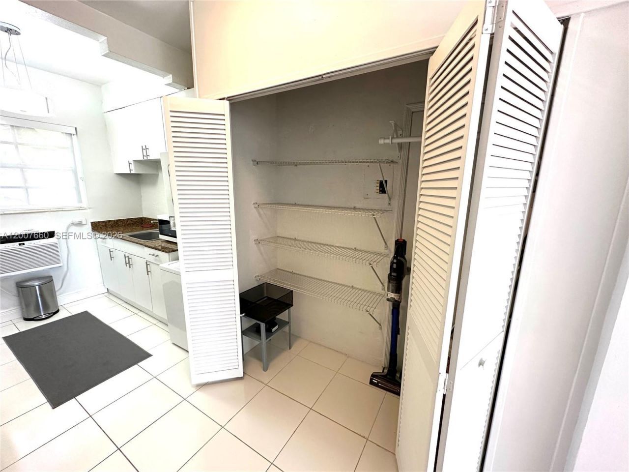 1007 Meridian Ave , Unit 12, Miami Beach, FL 33139 Photo