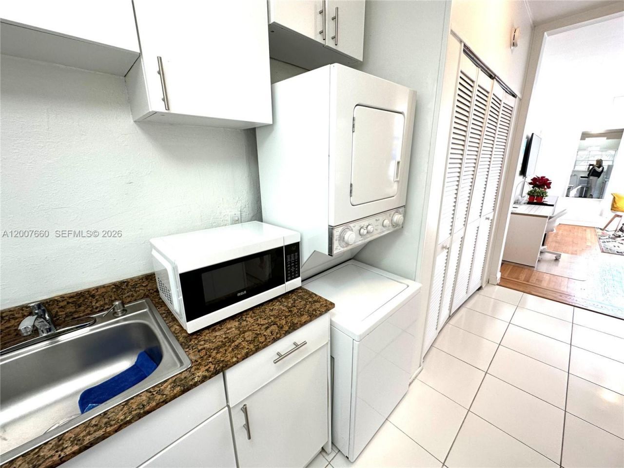 1007 Meridian Ave , Unit 12, Miami Beach, FL 33139 Photo