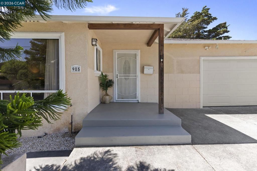 985 Mitchell Way, El Sobrante, CA 94803 Main Photo