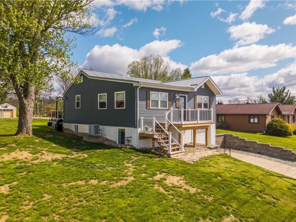 204 Buckels Ave , Houston, PA 15342