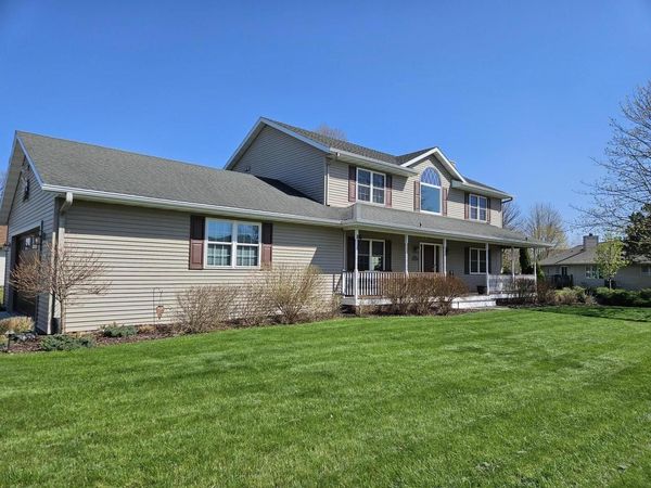 601 Woodbridge TRAIL, Watertown, WI 53094