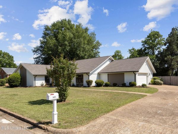143 Rolling Meadows Drive, Jackson, MS 39211