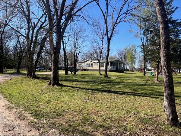 805 6th Avenue , Gravette, AR 72736