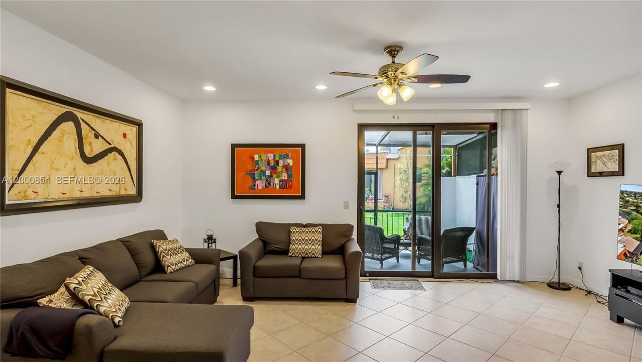 1541 NW 92nd Ave , Unit 186, Pembroke Pines, FL 33024 Photo
