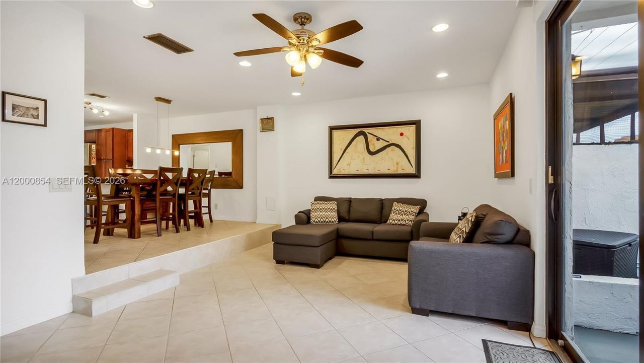 1541 NW 92nd Ave , Unit 186, Pembroke Pines, FL 33024 Photo