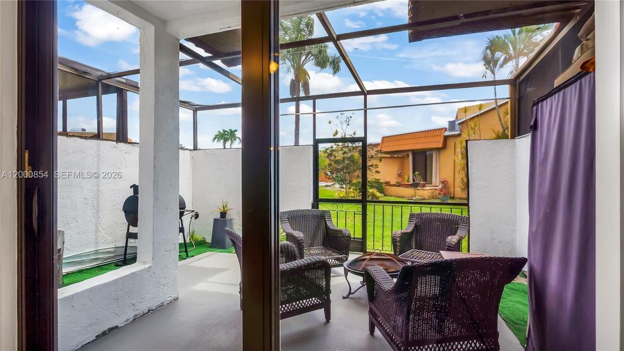 1541 NW 92nd Ave , Unit 186, Pembroke Pines, FL 33024 Photo