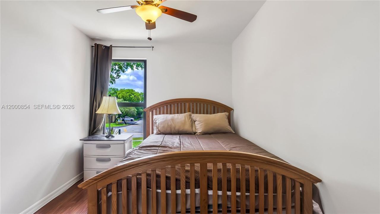 1541 NW 92nd Ave , Unit 186, Pembroke Pines, FL 33024 Photo