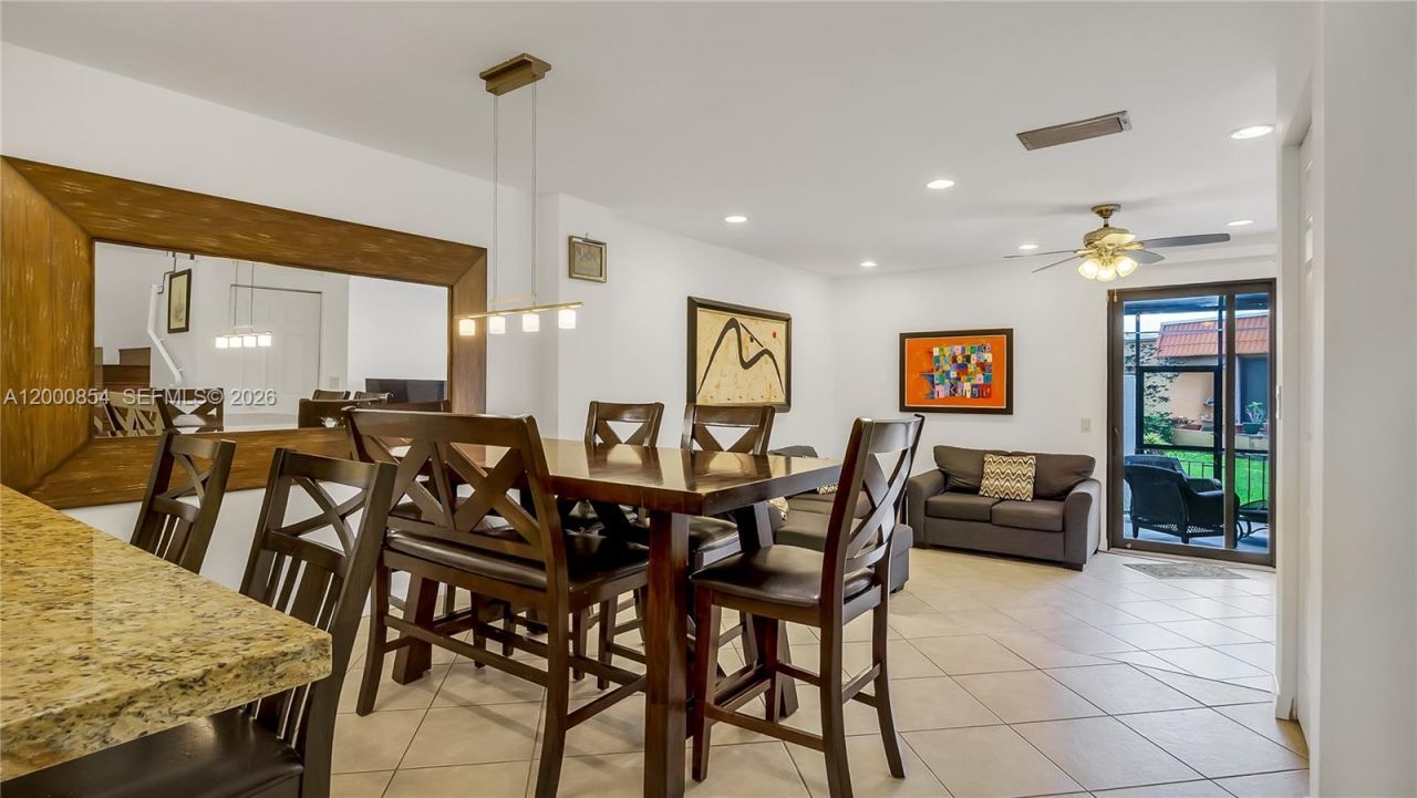 1541 NW 92nd Ave , Unit 186, Pembroke Pines, FL 33024 Photo