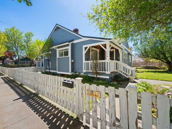714 SW Cascade Avenue, Redmond, OR 97756
