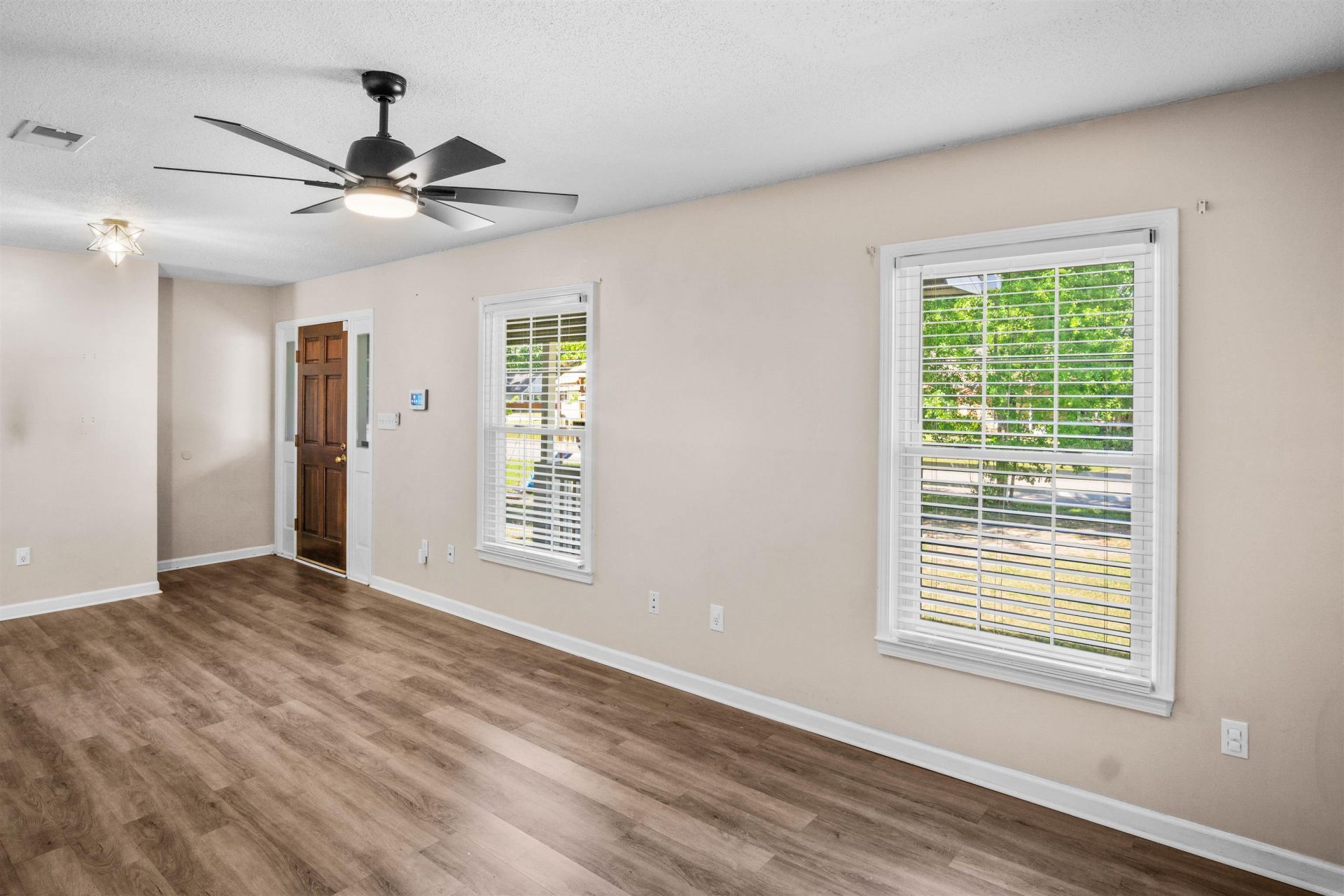 105 Pebble Dr.  Photo 11