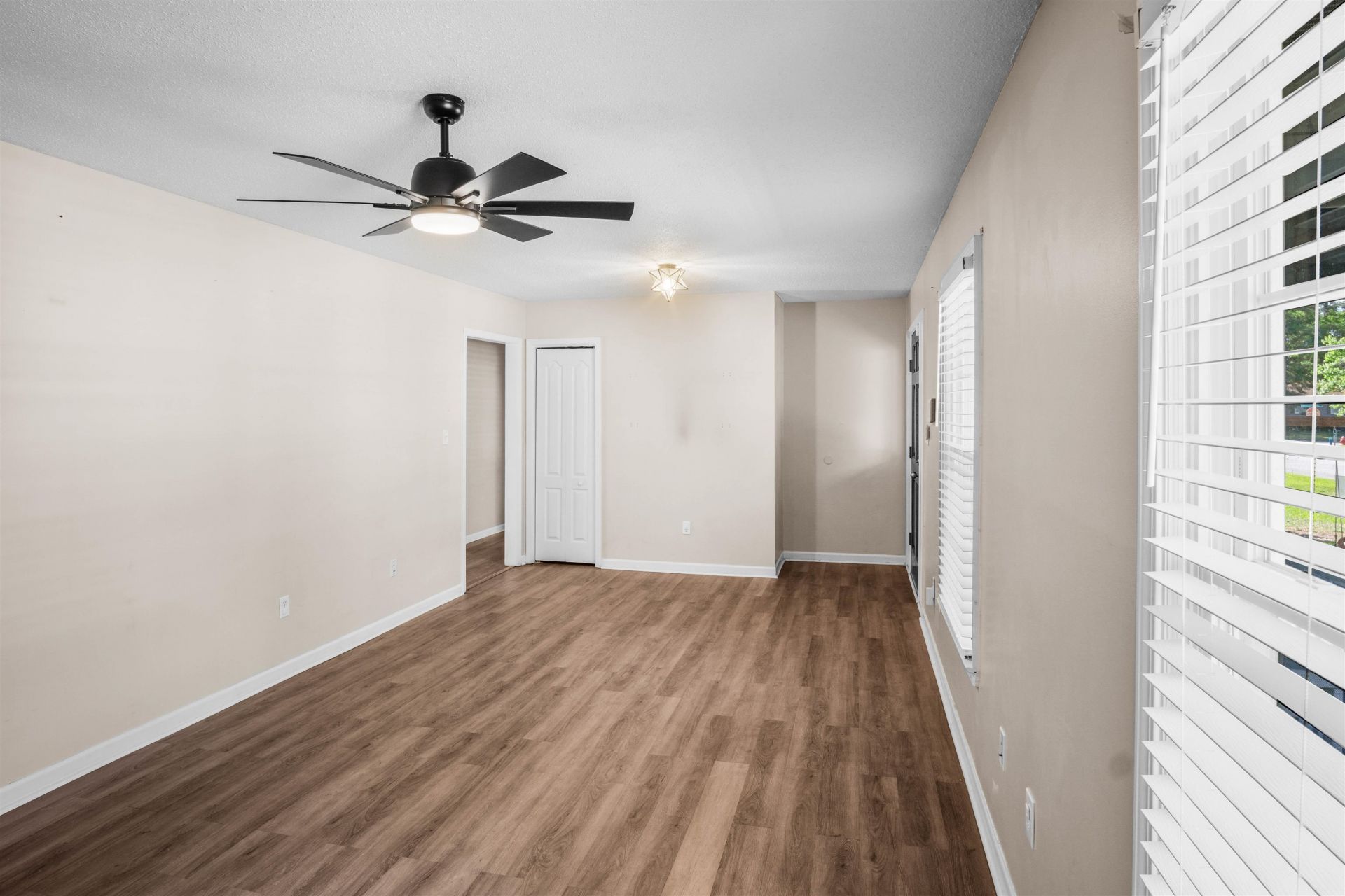 105 Pebble Dr.  Photo 13