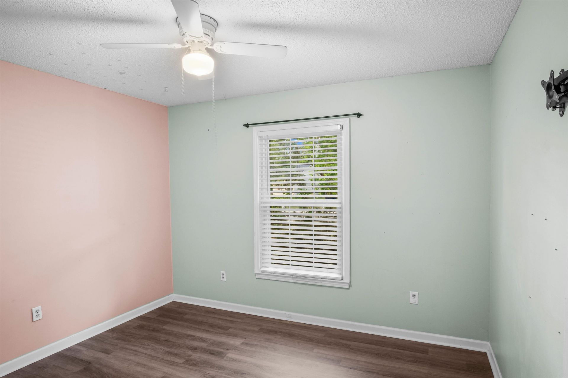 105 Pebble Dr.  Photo 21