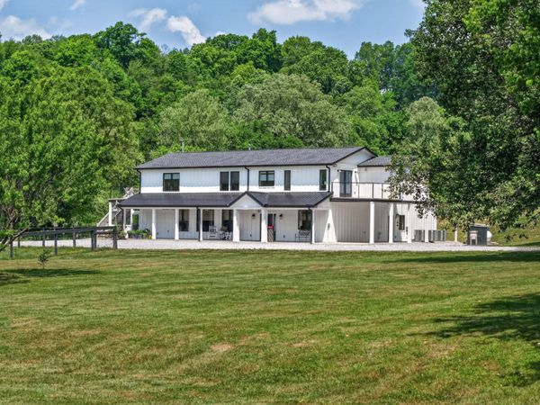 1355 Mitchell Rd, Pulaski, TN 38478