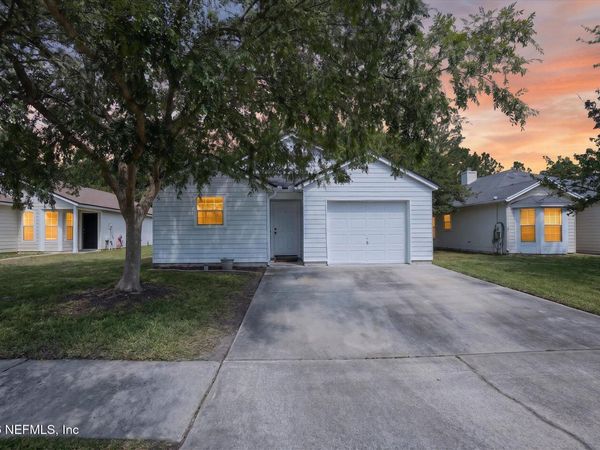 1943 HUNTERS TRACE Circle, Middleburg, FL 32068