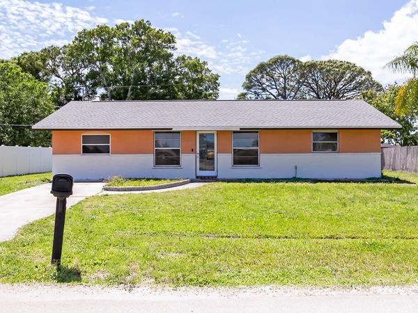 734 SE Arton Lane, Port St. Lucie, FL 34983