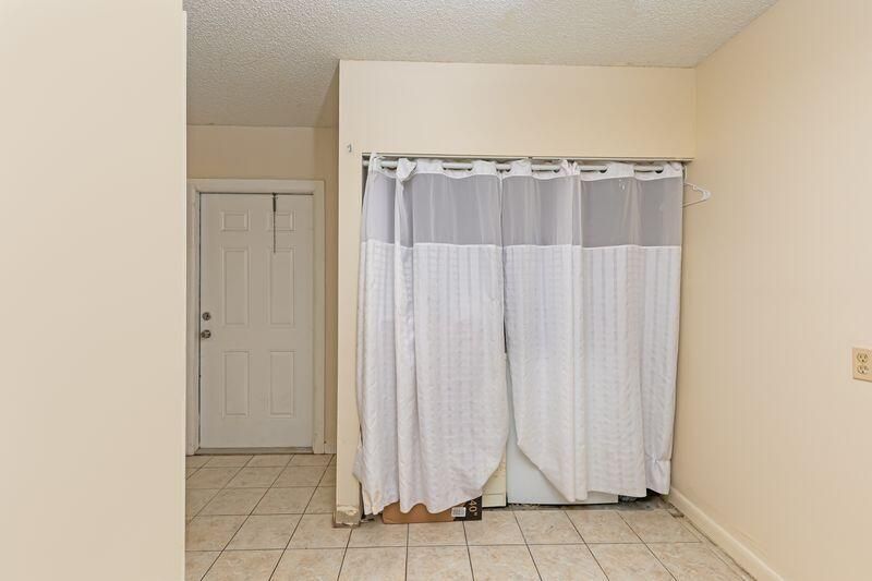 734 SE Arton Lane, Port Saint Lucie, FL 34983 Photo